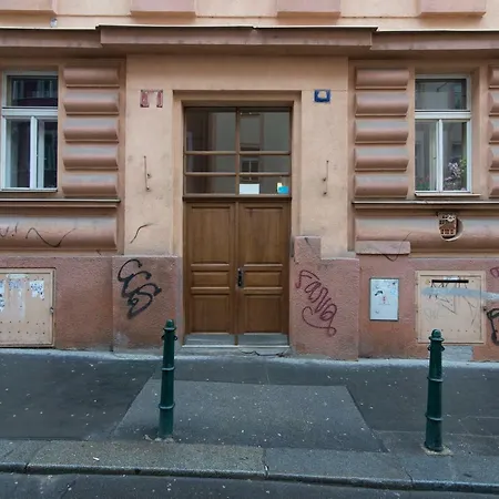 Spacious Near Wenceslas Square Apartament *